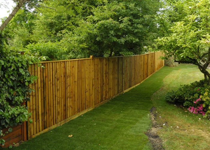 photo of new close-boarded fencing completed by Langshott
